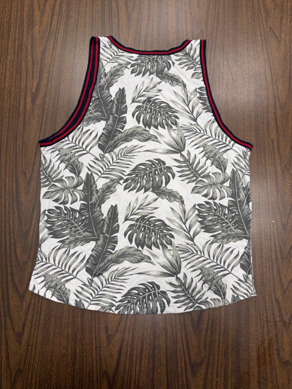 Distortion Men’s Gray Tropical Print Tank Top with Red Trim Size Large - Picture 5 of 5